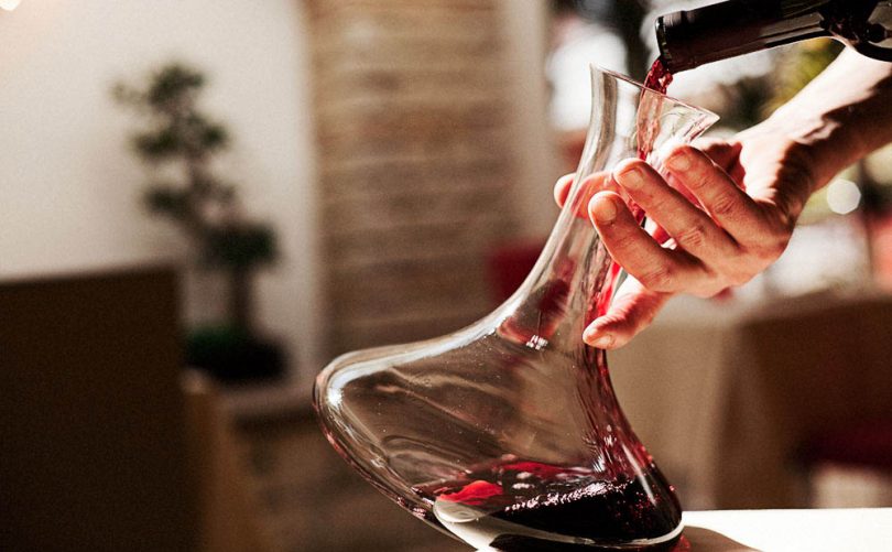 Quando si deve decantare un vino?